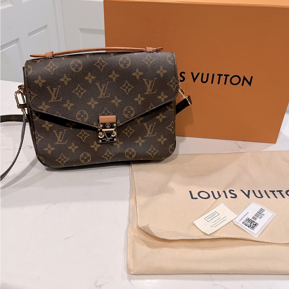Louis Vuitton POCHETTE MÉTIS